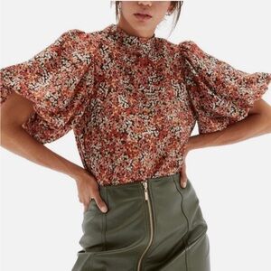 MINKPINK “Gabae” Puff Sleeve Top, Size Medium.